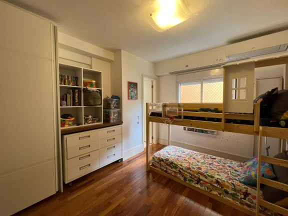 Imagem Lindo apartamento 172 M², 4 dormitórios sendo 3 suítes, 1 espaçosa sala, 1 bela varanda gourmet, 5 banheiros, lavabo, 4 vagas de garagem. Ar split.