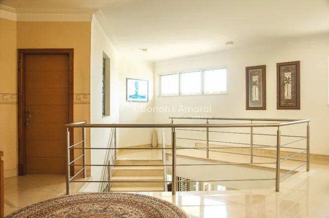 Imagem O Alphaville Campinas dispensa apresentações e essa casa está localizada em um dos melhores ponto...