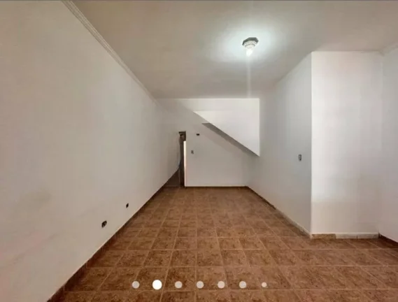 Imagem Casa para Alugar com 64m², 2 dormitórios, 1 sala e 1 vaga!!!