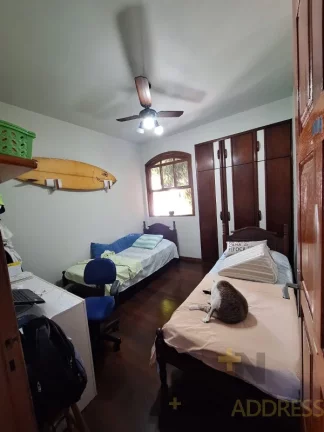 Imagem Apartamento Amplo na Praia da Costa: 3 Quartos, 3 Banheiros e Sol da Manhã