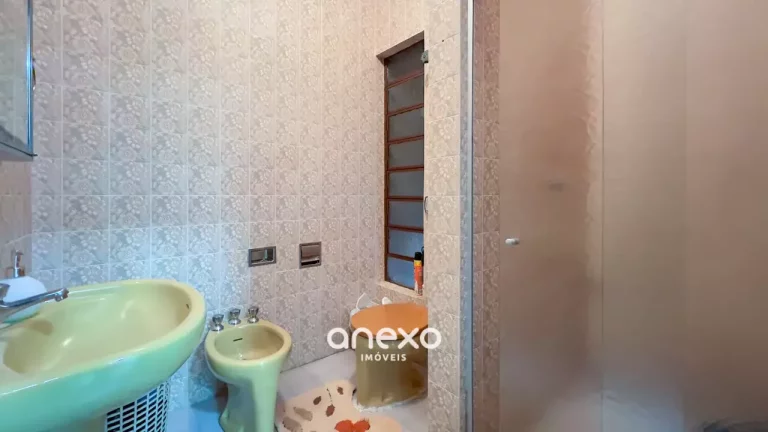 Imagem Linda Casa de 3 Dormitórios em Localização Privilegiada!