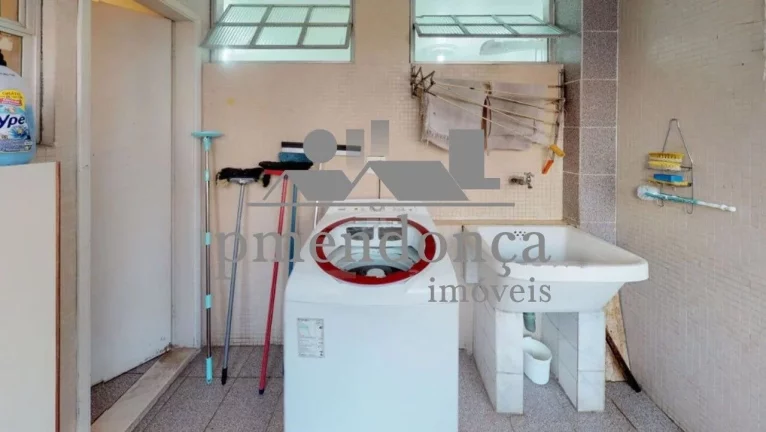 Imagem Apartamento a venda em Perdizes com 198m², 3 quartos ( 1 suíte ) e 1 vaga.