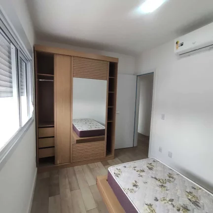 Imagem Apartamento mobiliado com 3 dormitórios sendo 1 suíte e 1 vaga de garagem no Centro de Joinville