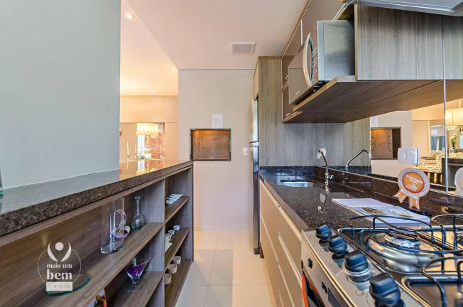 Imagem Apartamento com 3 quartos sendo 1 suíte, com piso laminado, churrasqueira e 2 vagas de garagem à venda por R$ 892.100 - Santo Inácio - Curitiba/PR
