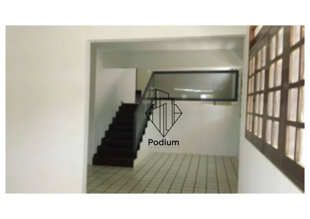 Imagem Excelente imóvel comercial, projeto de arquiteto, posição privilegiada no Bairro Altiplano -