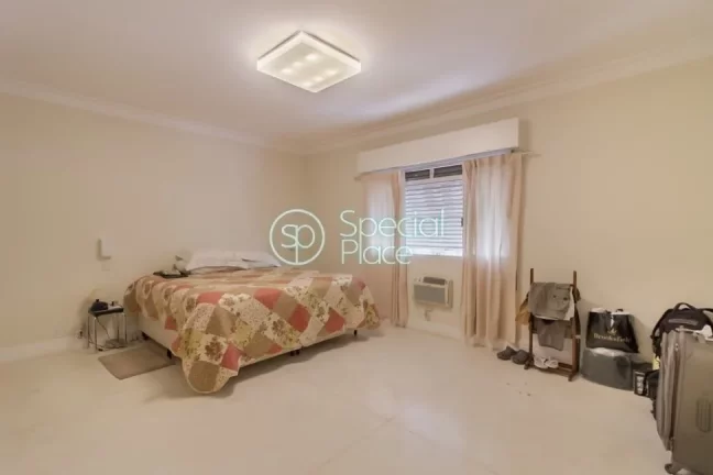 Imagem Linda reforma em apartamento na Alameda Barros. São 213m2 de área privativa, 3 dormitórios ( 1 su...