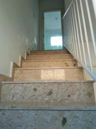Imagem Sobrado com 2 dormitórios à venda, 65 m² por R$ 440.000,00 - Vila Colorado - Suzano/SP