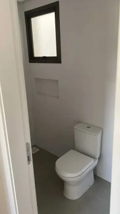 Imagem Apartamento com 2 dormitórios sendo 1 suíte e 1 vaga de garagem em Governador Celso Ramos/SC