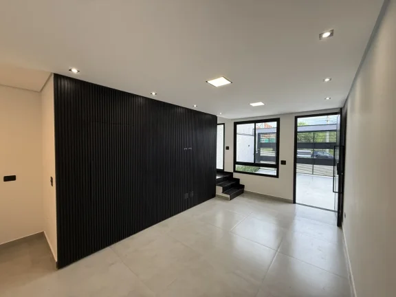 Imagem Casa á Venda no Nova Jaguarí com fundo para mata e piscina