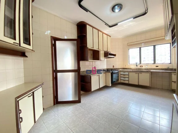 Imagem Apartamento com 3 dormitórios sendo 1 suite, de frente, lazer completo e vaga demarcada. À venda, 140 m² por R$ 817.000 - Campo Grande - Santos/SP