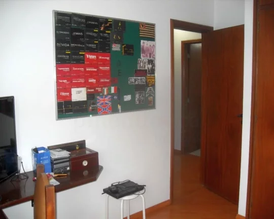 Imagem Imperdível!!! Apartamento todo reformado, andar alto,com excelente distribuição, living para 2 am...