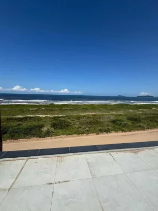 Imagem Sobrado com 4 dormitórios sendo 1 suíte- Praia do Ervino | São Francisco do Sul/SC