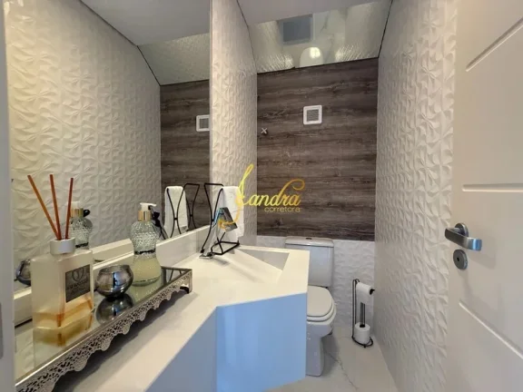 Imagem Sobrado mobiliado e decorado com piscina