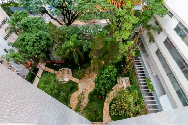 Imagem Apartamento reformado na Haddock Lobo, 3 quartos (1suíte) e 1 vaga.