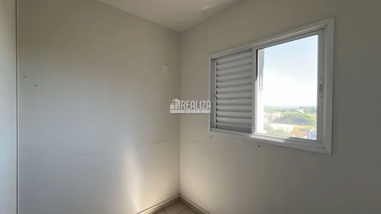 Imagem Apartamento no Condomínio Alencarina, no bairro Olinda, em Uberaba - 3 dormitórios, piscina e área de lazer
