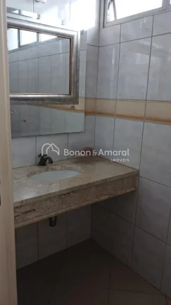 Imagem Amplo apartamento duplex, com 3 dormitorios grandes, sendo uma suite com closet e hidro. Ar condicio...