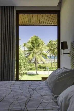 Imagem Casa em Condomínio à venda em Praia do Forte -BA com vista para o mar