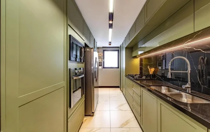 Imagem Apartamento de luxo em Moema: 3 quartos, 3 suítes, 1 sala, 2 vagas de garagem e 149,00m² de área - São Paulo-SP.