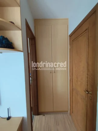 Imagem Apartamento à Venda no Condomínio Four Seasons Residence com 3 Dormitórios, 1 Suíte e 2 Vagas de Garagem
