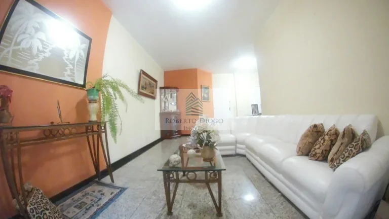 Imagem Imperdível Apartamento à Venda em Icaraí, Niterói-RJ: 3 Quartos, 1 Suíte, 1 Sala, 3 Banheiros, 1 Vaga de Garagem, 161m² de Área.