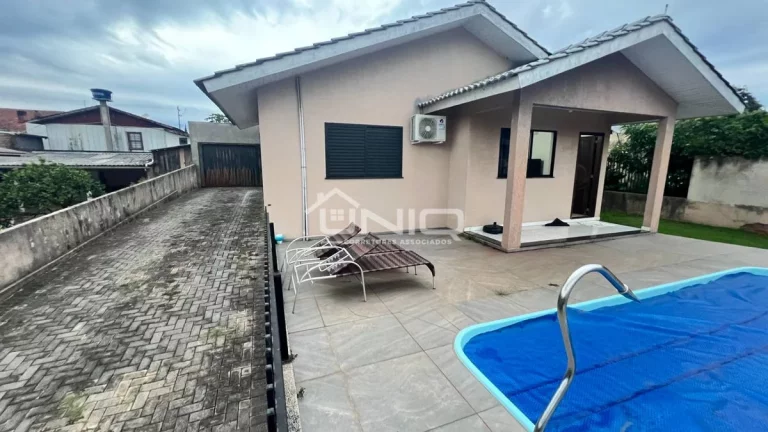 Imagem Casa com piscína Suíte + 2 Quartos - Cadorim
