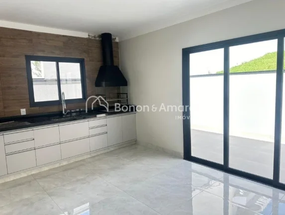 Imagem Linda casa à venda no Condomínio Portal do Jequitibá em Valinhos. 

Este sobrado conta com 3 suí...