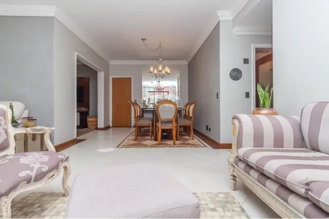 Imagem Excelente Apartamento 176m², 3 suítes, 3 salas, 3 vagas, depósito, elevador privativo e muito mais.