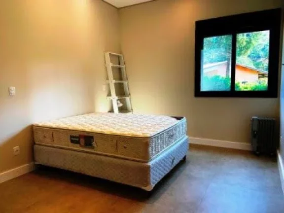 Imagem Casa de Condomínio com 5 Quartos e 6 banheiros, 405 m².