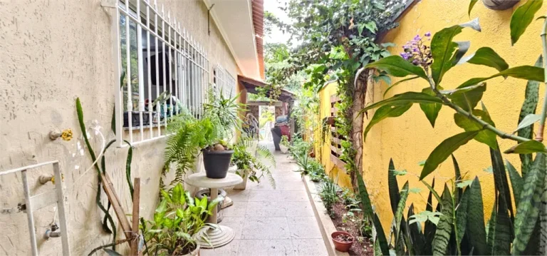 Imagem Casa para alugar com 5 quartos, sendo 2 suítes, em Alto da Lapa, São Paulo - SP