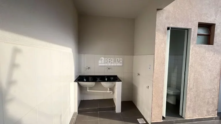 Imagem Casa de 3 quartos para alugar em Uberaba - Conjunto Pontal