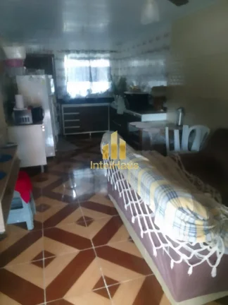 Imagem Em Itapoá, no Balneário Uirapuru, há uma casa com grande potencial para quem busca uma oportunida...