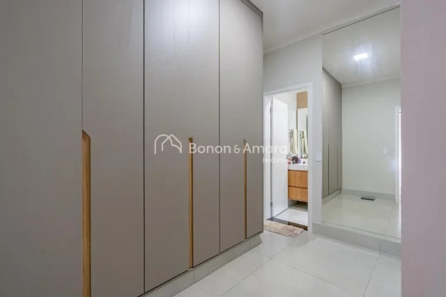 Imagem Belíssima casa térrea com 2 anos de construção no Condomínio Terras do Fontanário, Paulínia.
...