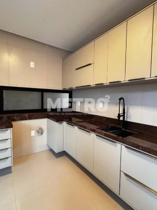 Imagem Casa à venda, 4 Suítes, 3 com varanda, sendo a Suíte Master ampla com jacuzzi