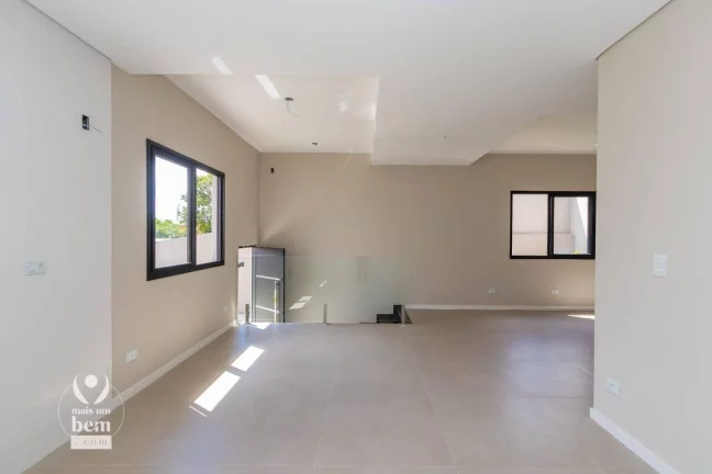 Imagem Excelente sobrado com 3 quartos (1 suíte) à venda por R$ 680.000 - Bairro Alto - Curitiba/PR