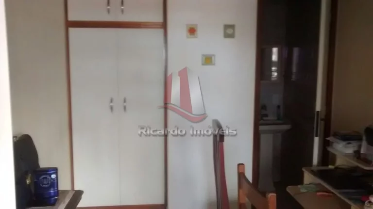 Imagem Cobertura c/ 4 Quartos Semi Mobiliada há 100 Mts da Praia