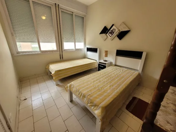 Imagem APARTAMENTO COM 3 DORMITÓRIOS, SENDO 1 SUÍTE, 1 VAGA PARA AUTO EM PARQUEAMENTO, 50 METROS DA PRAIA.