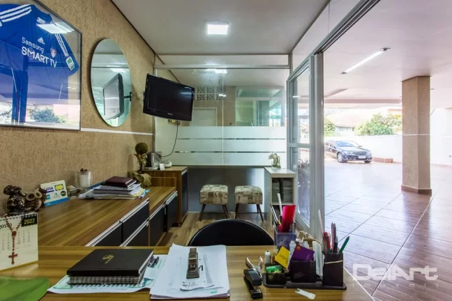 Imagem Casa Residêncial em estilo Neoclássico - Bairro Rebouças - 432,00m2 - R$ 1.800.000,00