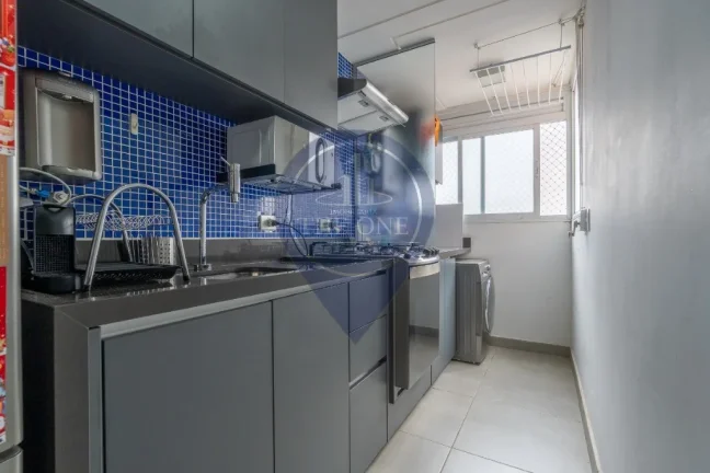 Imagem Imperdível! Apartamento à venda em São Paulo-SP, Vila Mariana. 2 quartos, 1 suíte, 2 salas, 2 banheiros, 2 vagas de garagem.