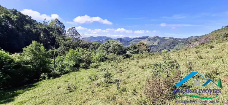 Imagem Terreno com Vista Espetacular em Gonçalves, Terra Fria