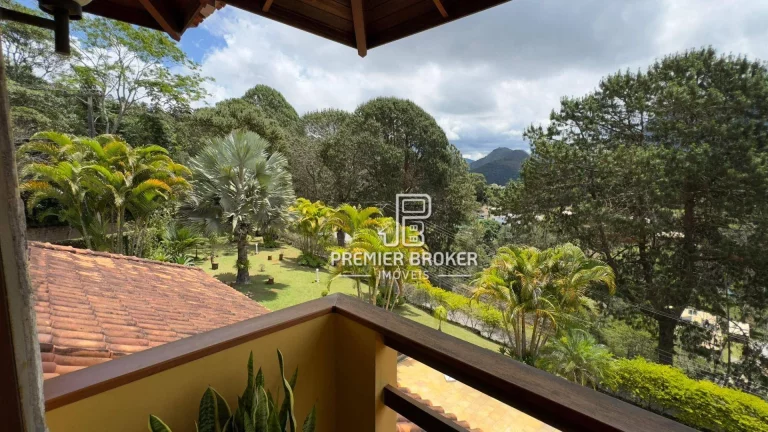 Imagem Casa com 5 dormitórios à venda, 450 m² por R$ 1.979.000,00 - Albuquerque - Teresópolis/RJ