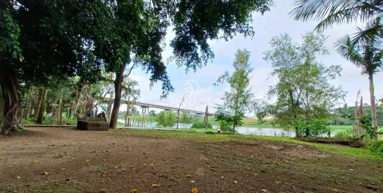 Imagem Linda Casa com Piscina e Acesso Privativo para o Rio – Barra Velha/SC