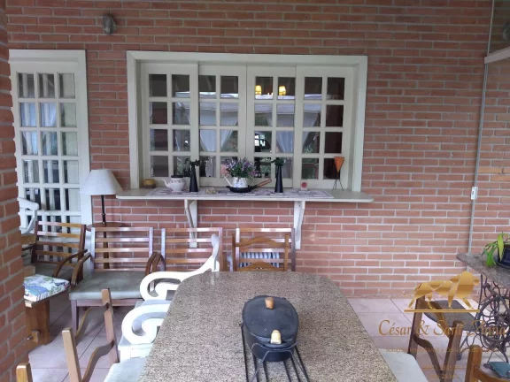Imagem Casa a venda em condomínio fechado em Campos do Jordão