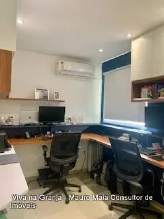 Imagem Linda casa com 3 suítes em cond com lazer completo - Granja Viana