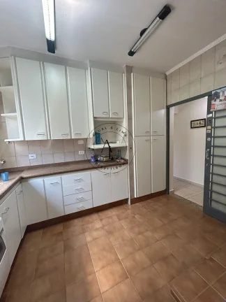 Imagem Casa à Venda no Parque Taquaral - 3 Quartos (1 Suíte) e com Edícula nos fundos - Campinas