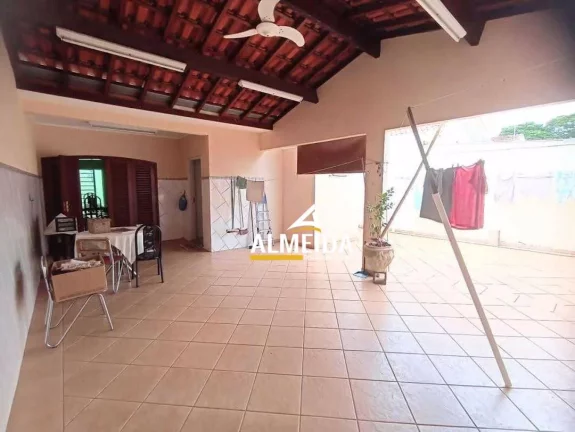 Imagem Casa com 3 dormitórios à venda, 198 m² por R$ 550.000,00 - Vila Aparecida - Rio Claro/SP