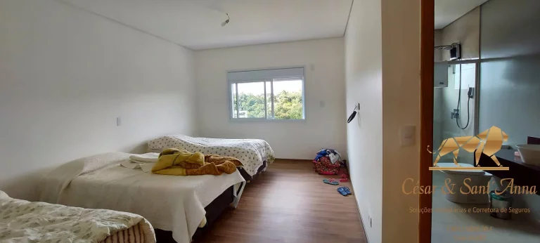 Imagem Casa com 350m² no Alto no Capivari em Campos do Jordão/SP