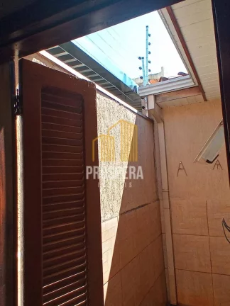 Imagem Casa no centro com possibilidade de conversão em ponto comercial