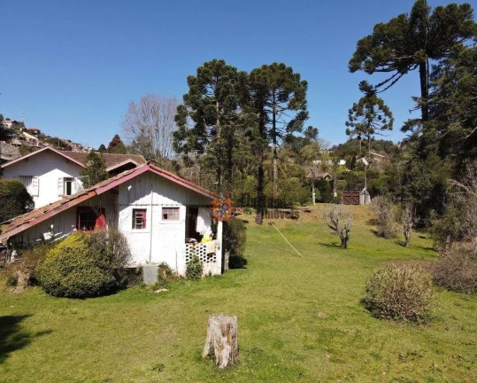 Imagem Casa com 3 dormitórios à venda, 270 m² por R$ 1.200.000 - Vila Abernéssia - Campos do Jordão/SP