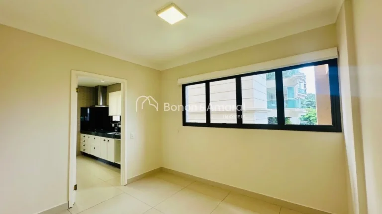 Imagem Em uma das ruas mais desejadas do Cambuí, este apartamento único oferece o privilégio de ocupar u...