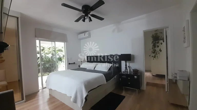 Imagem Casa Térrea e de Esquina - Alphaville 3 | 3 suítes - 4 vagas - 300m² - AC - 570m² AT | R$3.400.000 - Alphaville